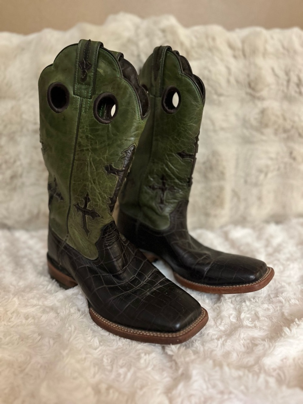 Ariat Green and Black Cross Cowboy Boots